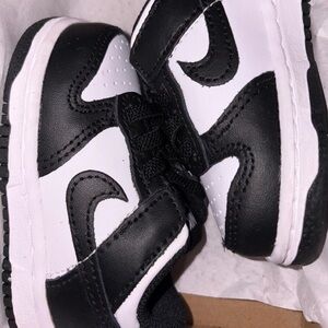 Nike Kids Black and White Low-Top Sneakers